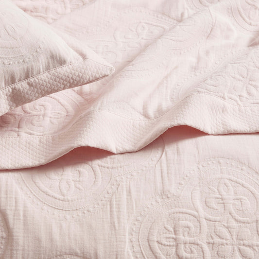 Cannes Matelassé Bedspread - Ballet Slipper - DUSK