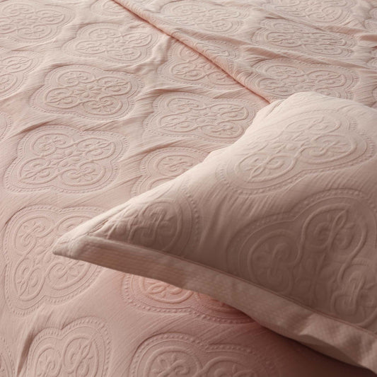Cannes Matelassé Bedspread - Ballet Slipper - DUSK