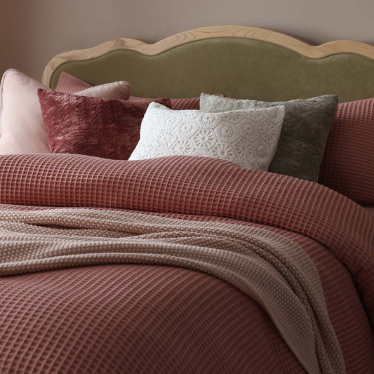 St Ives Light Weight Knit Throw - Ballet Slipper - DUSK