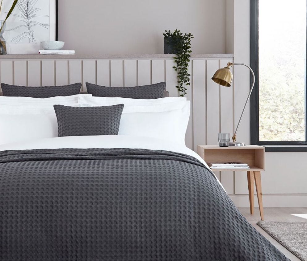 How to Dress a Bed Like a Designer | DUSK How to Dress a Bed Like a Designer | DUSK