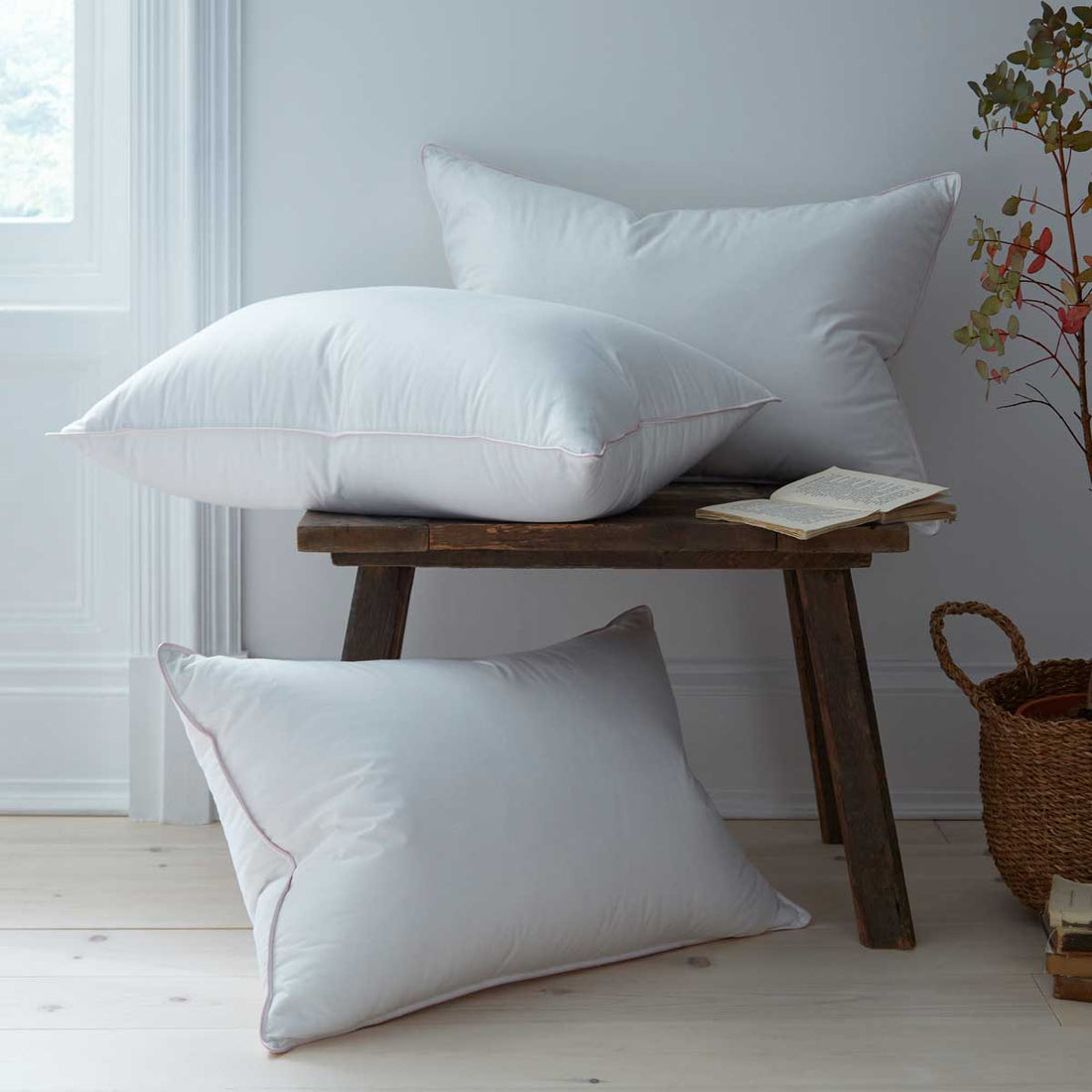 Is a Down Pillow Better than a Synthetic Pillow? - DUSK