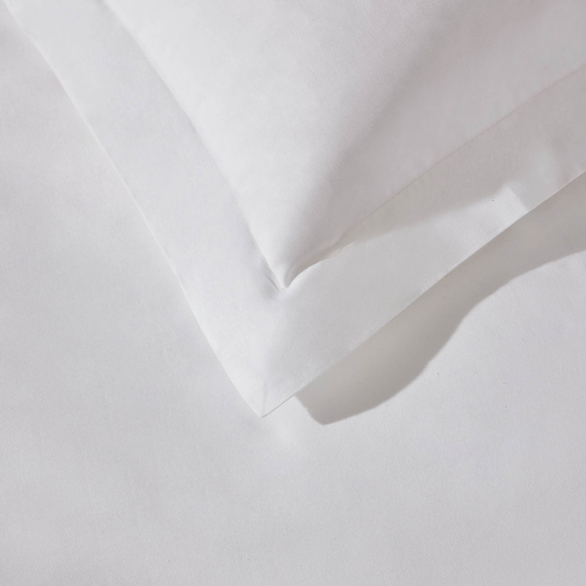 100% Egyptian Cotton 600 Thread Count Duvet Cover - White - DUSK