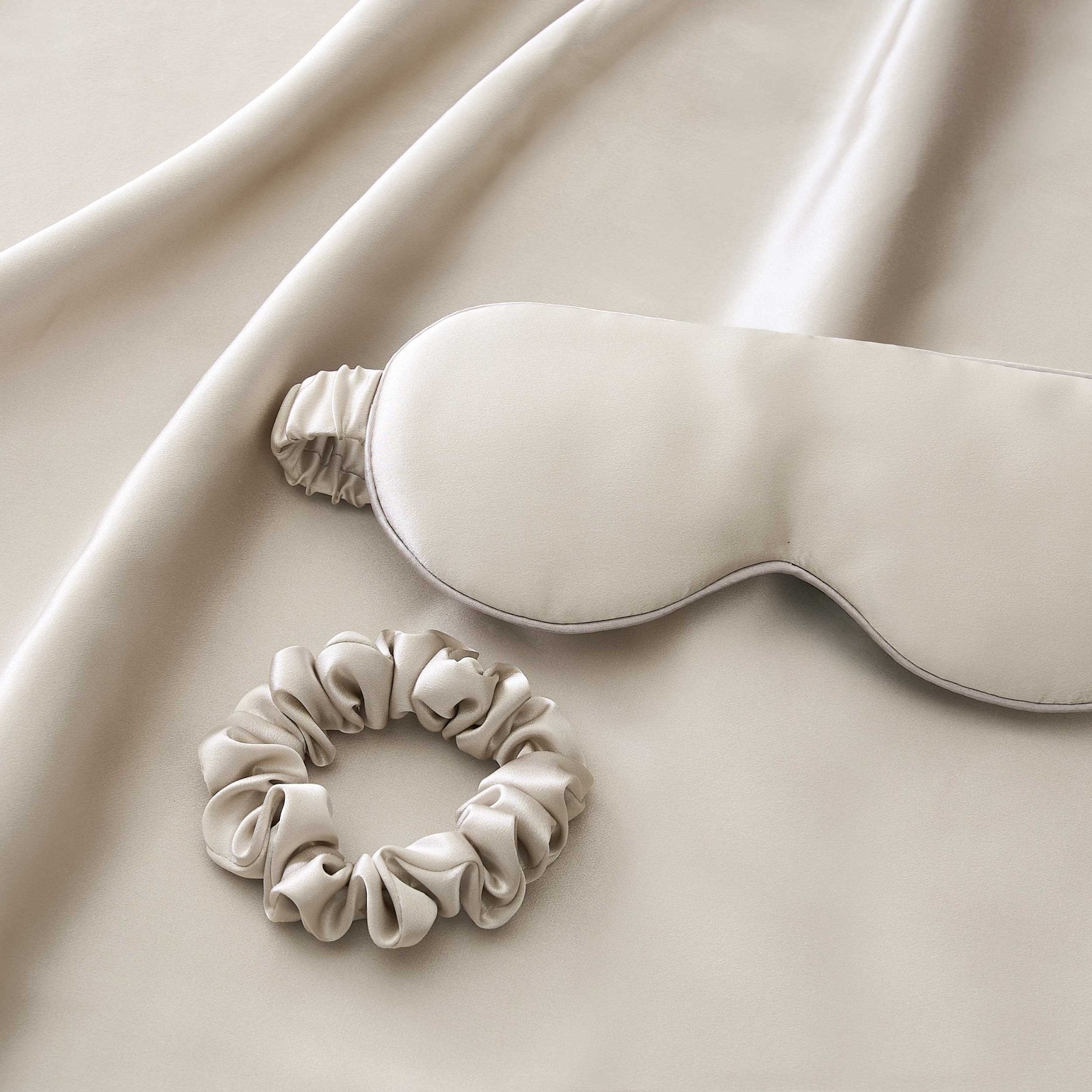 19 Momme Silk Gift Set - Pillowcase, Eyemask and Hair Tie - Champagne - DUSK