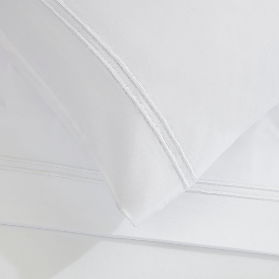 Pair of Regent Classic Pillowcases 400 TC White DUSK