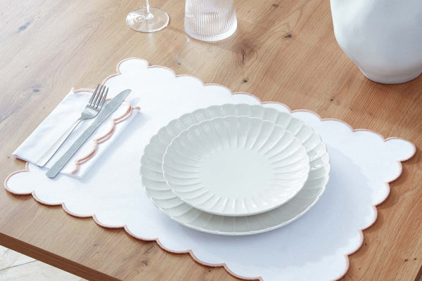 Amor Scallop Edge Placemats - Set of 4 - Pink Sand - DUSK
