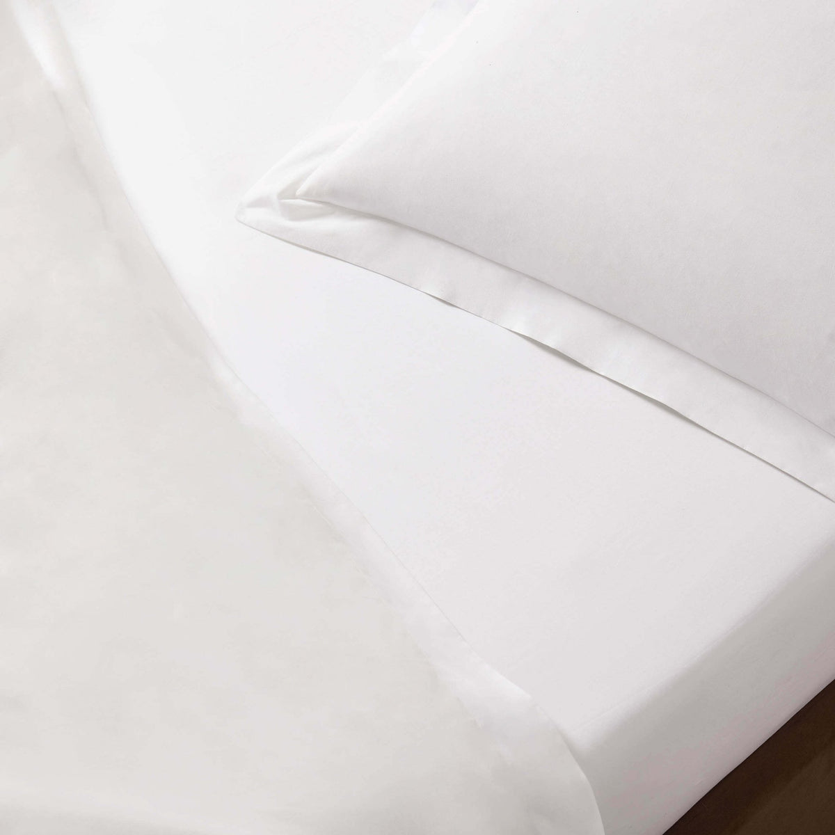 Anti - Allergy 200 Thread Count Fitted Sheet - White - DUSK