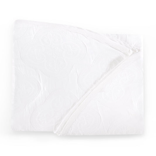 Cannes Matelassé 300 Thread Count Circle Tablecloth - White - DUSK