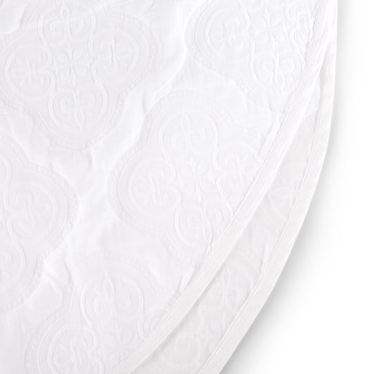 Cannes Matelassé 300 Thread Count Circle Tablecloth - White - DUSK