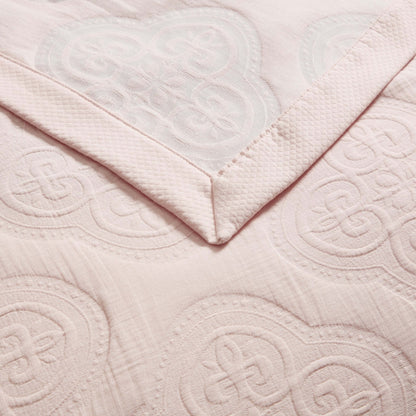 Cannes Matelassé Bedspread - Ballet Slipper - DUSK