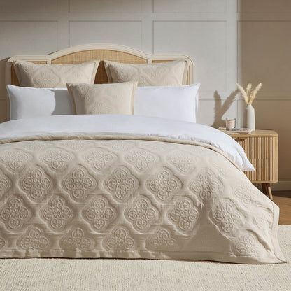 Cannes Matelassé Bedspread - Wheat - DUSK