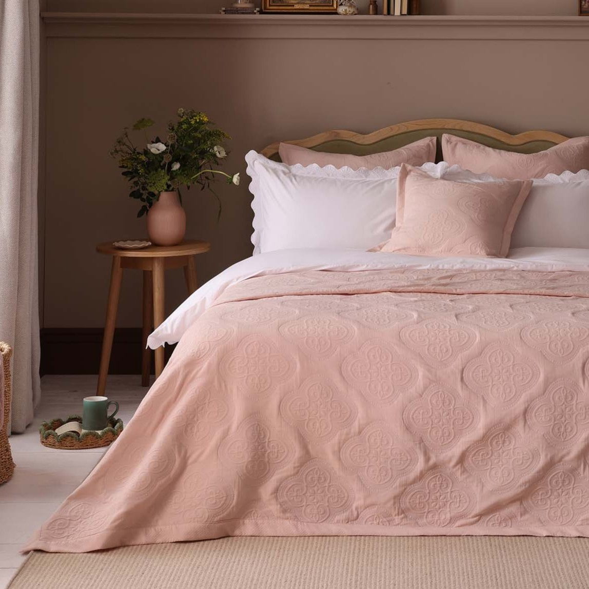 Cannes Matelassé Cushion Cover - Ballet Slipper - DUSK