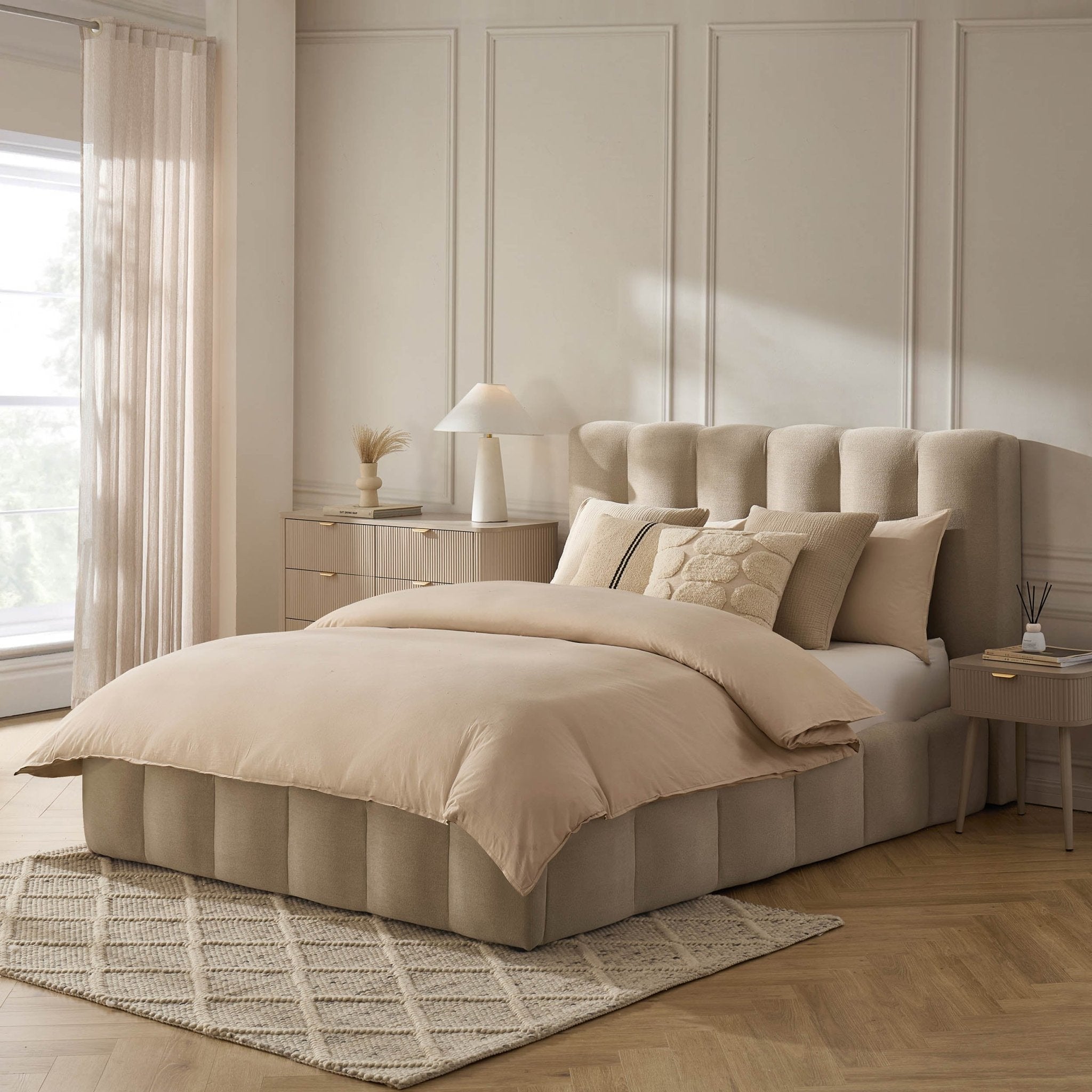 Cheshire Ottoman Storage Bed - Chenille Oatmeal – DUSK