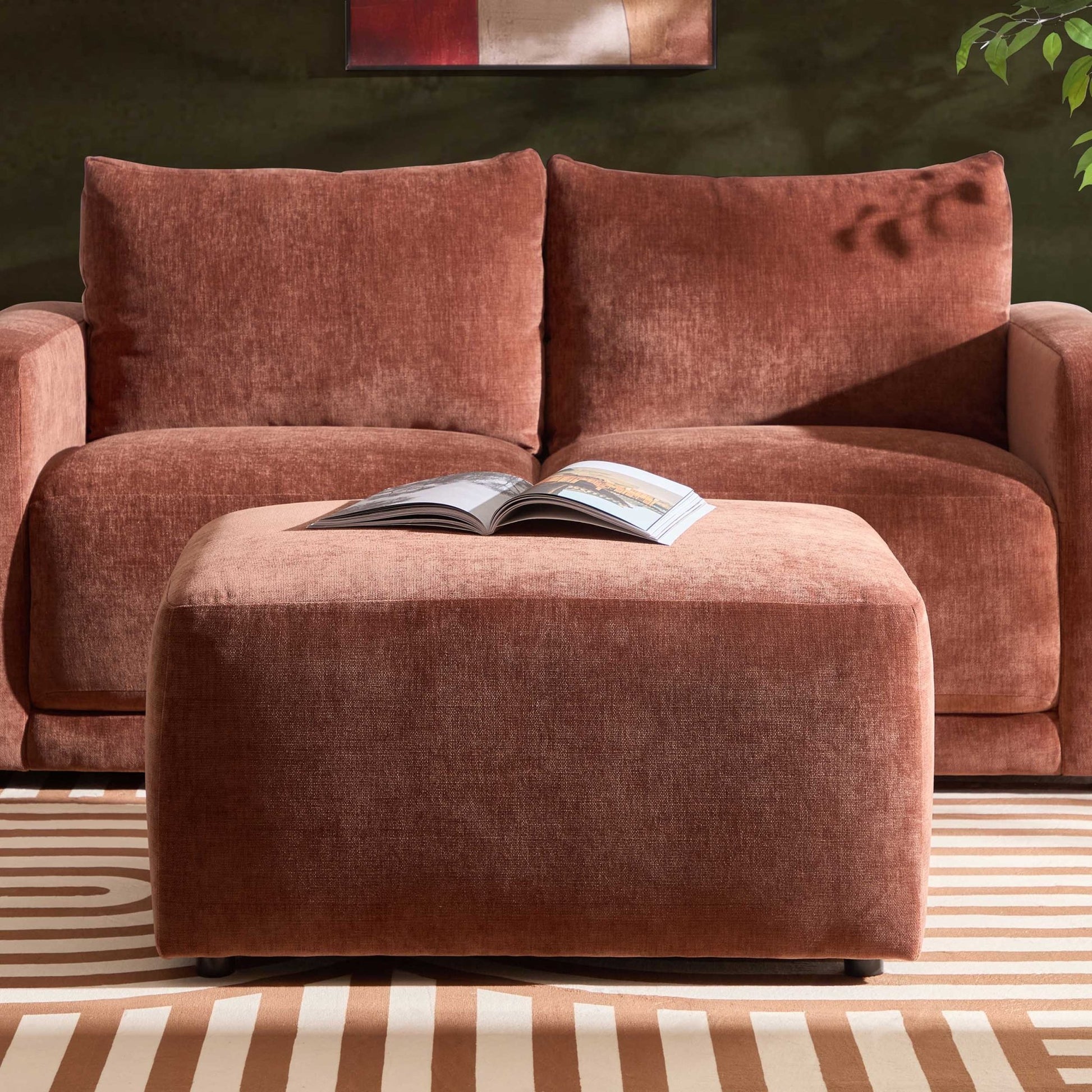 Chicago Pouffe - Chenille Dark Rust - DUSK