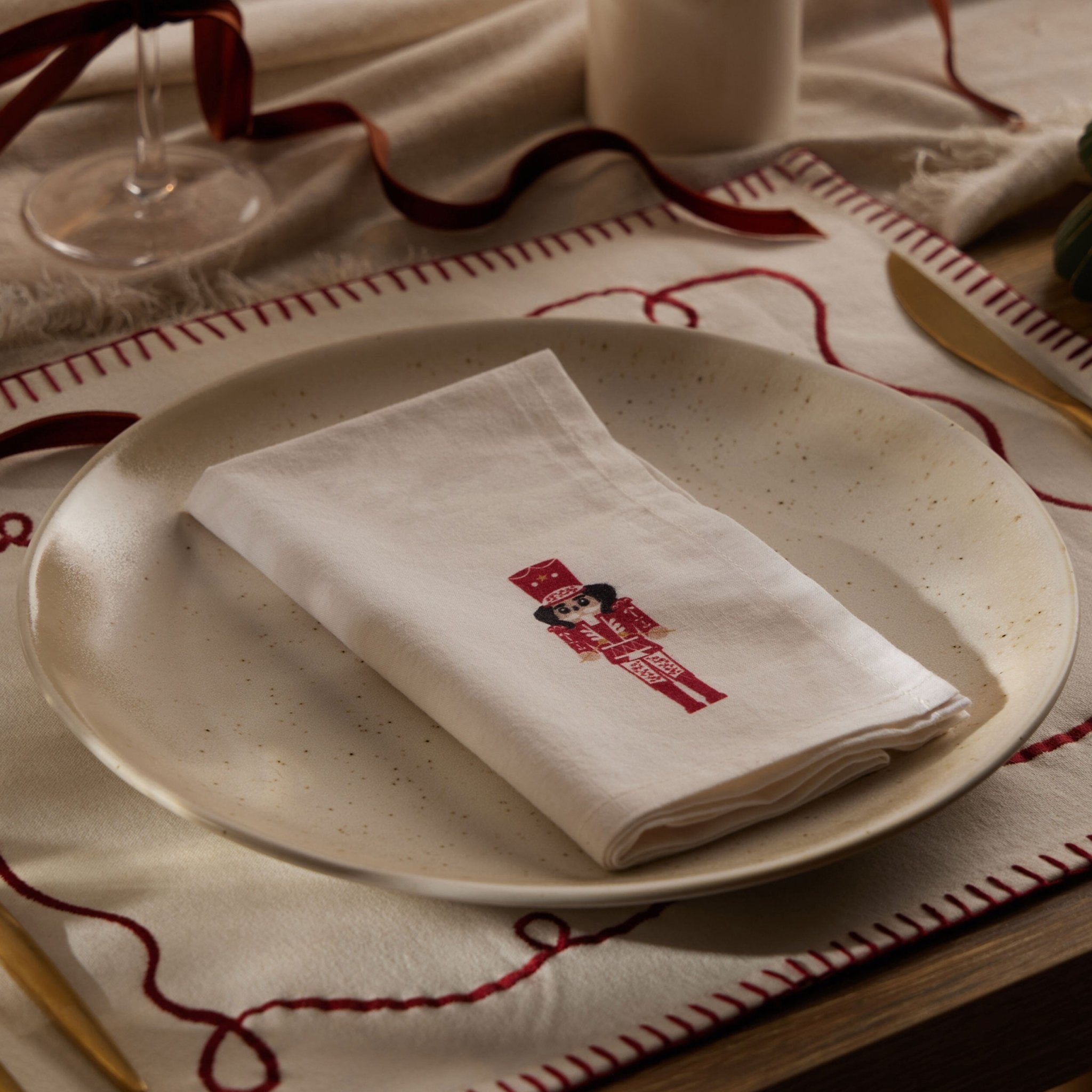 Christmas Nutcracker Set of 4 Napkins 100% Cotton - Off White/ Red - DUSK