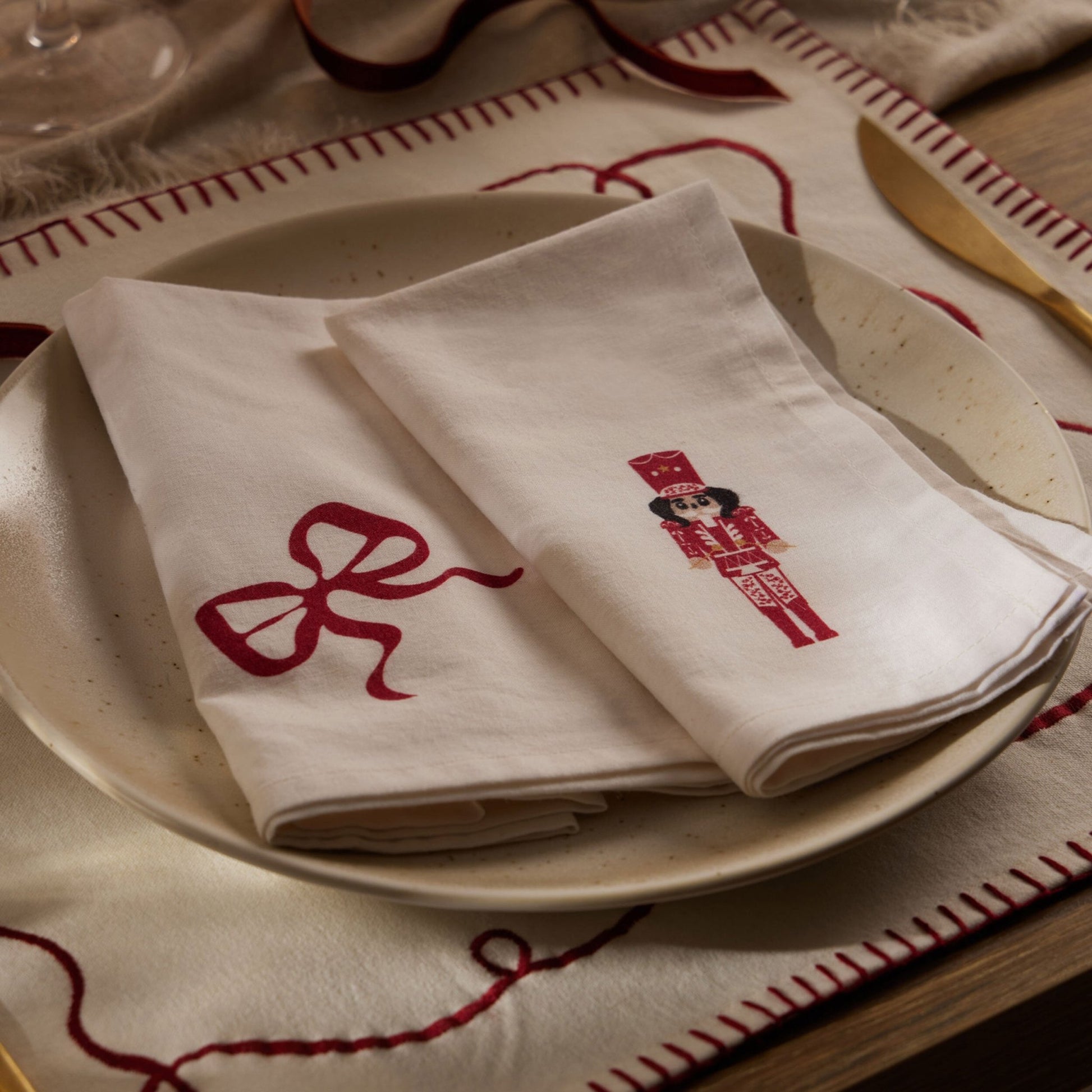 Christmas Nutcracker Set of 4 Napkins 100% Cotton - Off White/ Red - DUSK