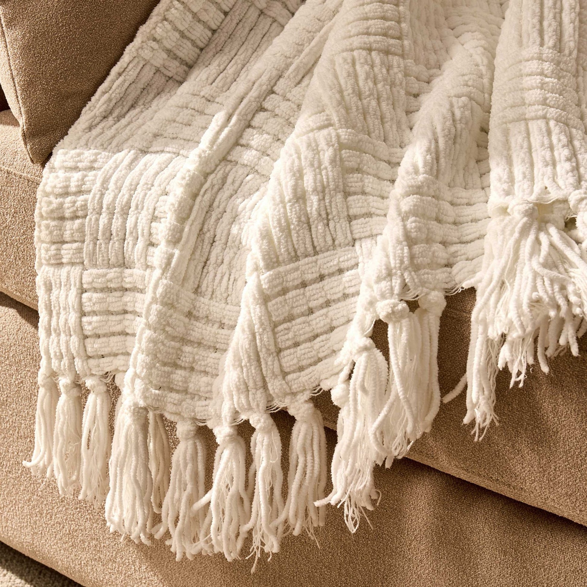 Chunky Chenille Sofa Throw - White - DUSK