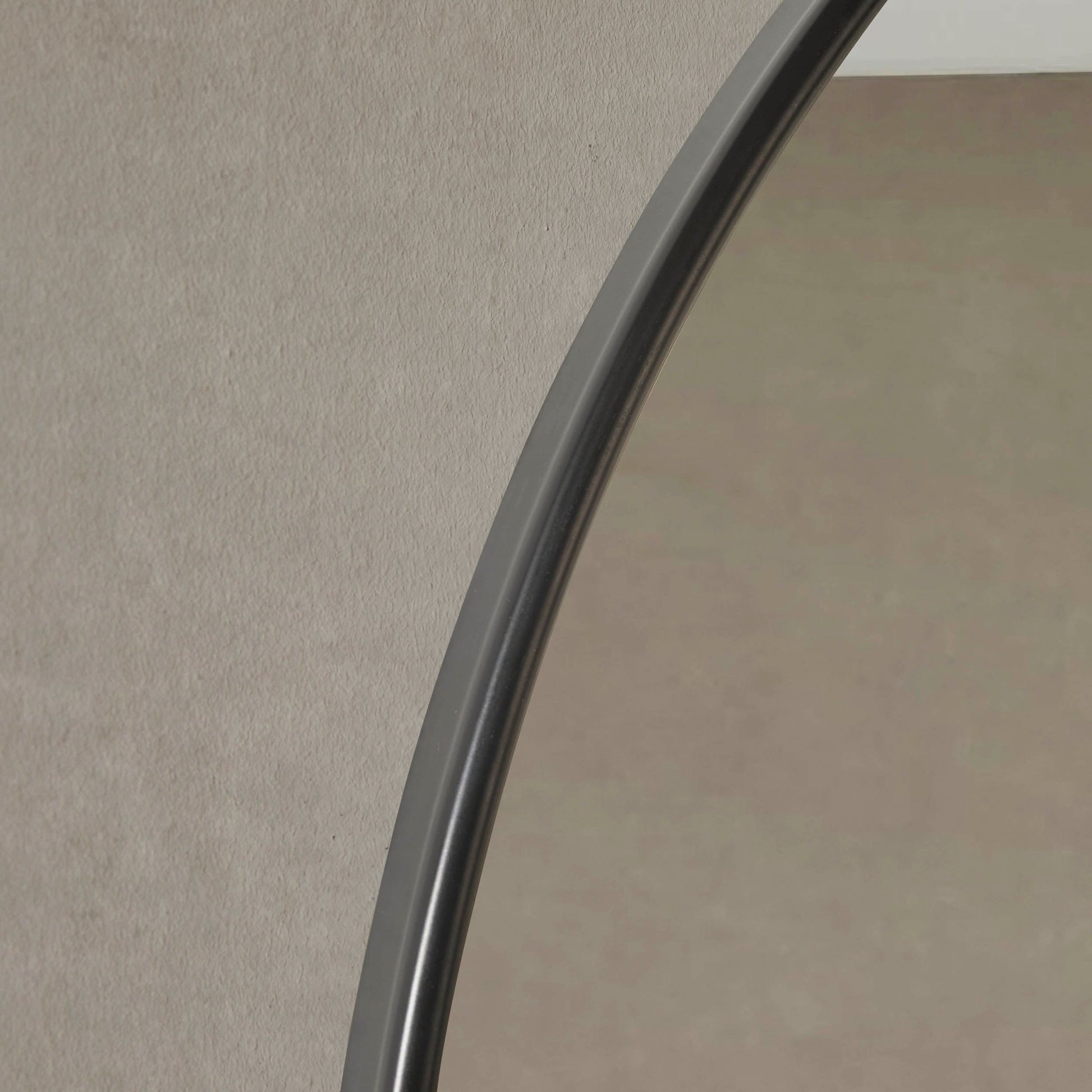 Circle Wall Mirror - Black - DUSK