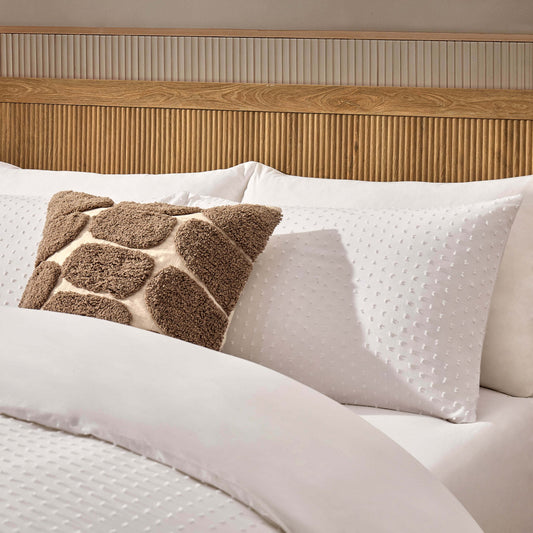 Clipped Jacquard Dobby 100% Cotton Duvet Cover & Pillowcase Set - White - DUSK