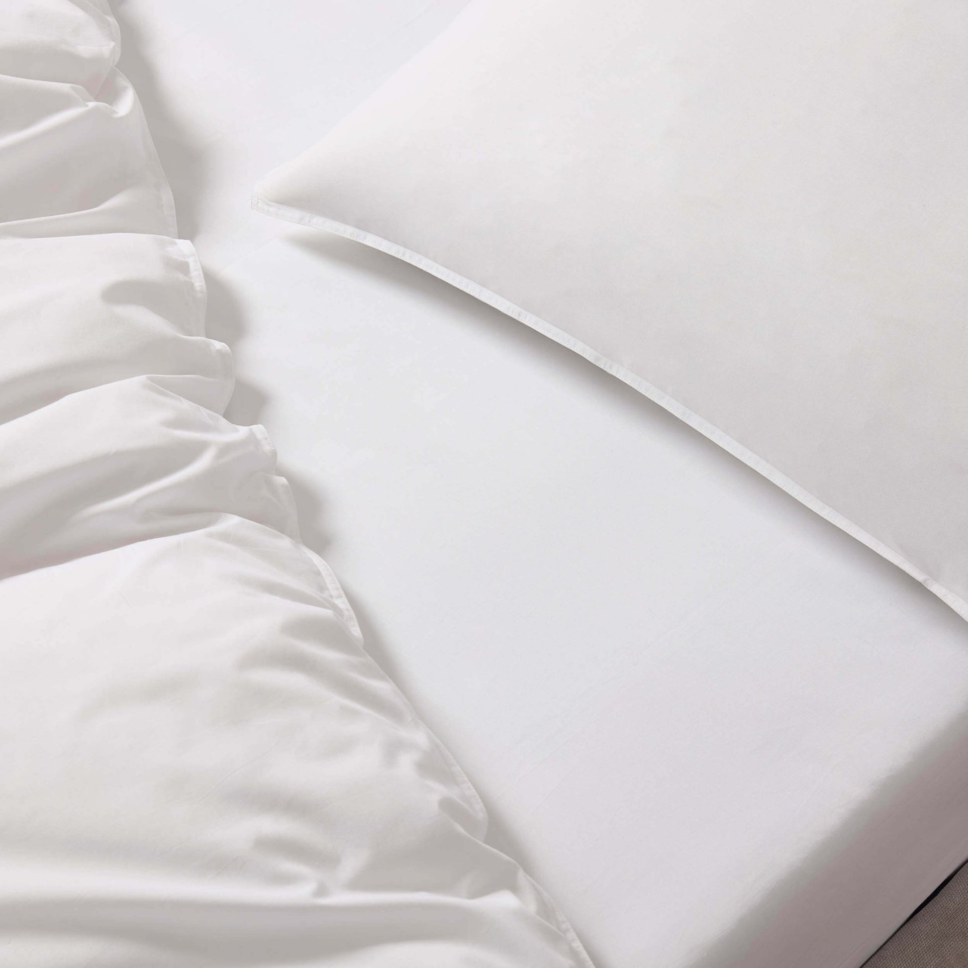 Cooling Cotton 180 Thread Count Duvet Cover, Pillowcase & Fitted Sheet Set - White - DUSK