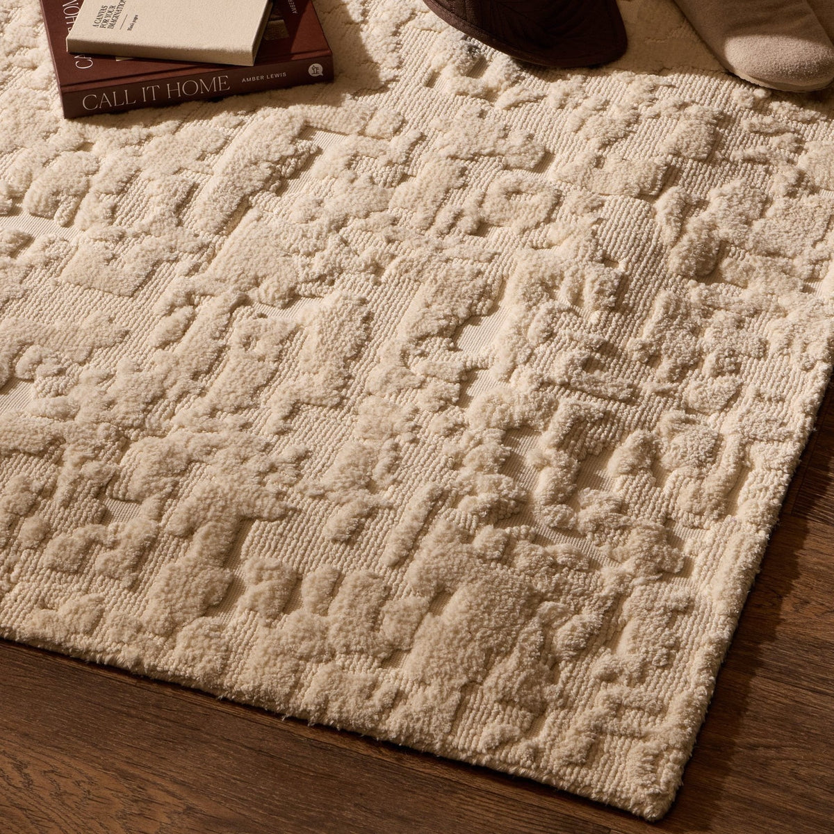 Eleanor Super Soft Textured Tufted Rug - Off White - DUSK