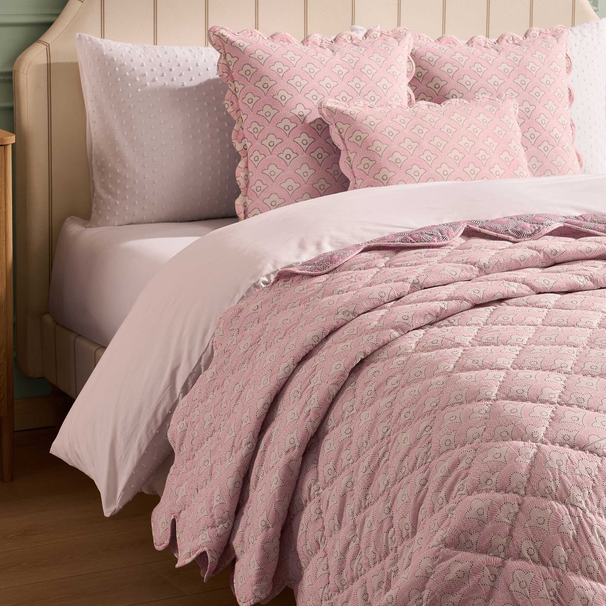 Esme 100% Cotton Printed Scallop Bedspread - Pink - DUSK