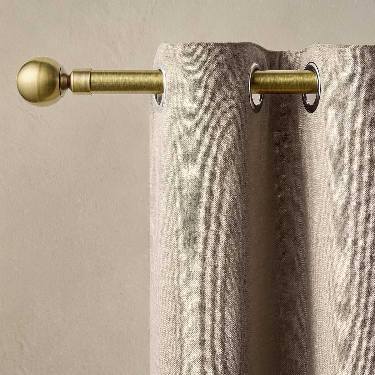 Extendable Metal Curtain Pole - Brass - DUSK