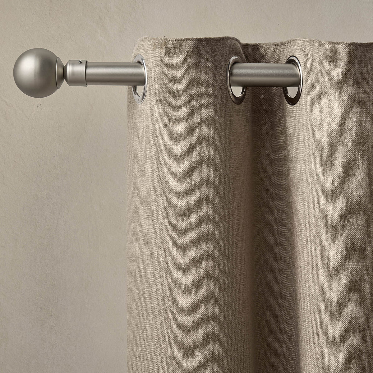 Extendable Metal Curtain Pole - Silver - DUSK