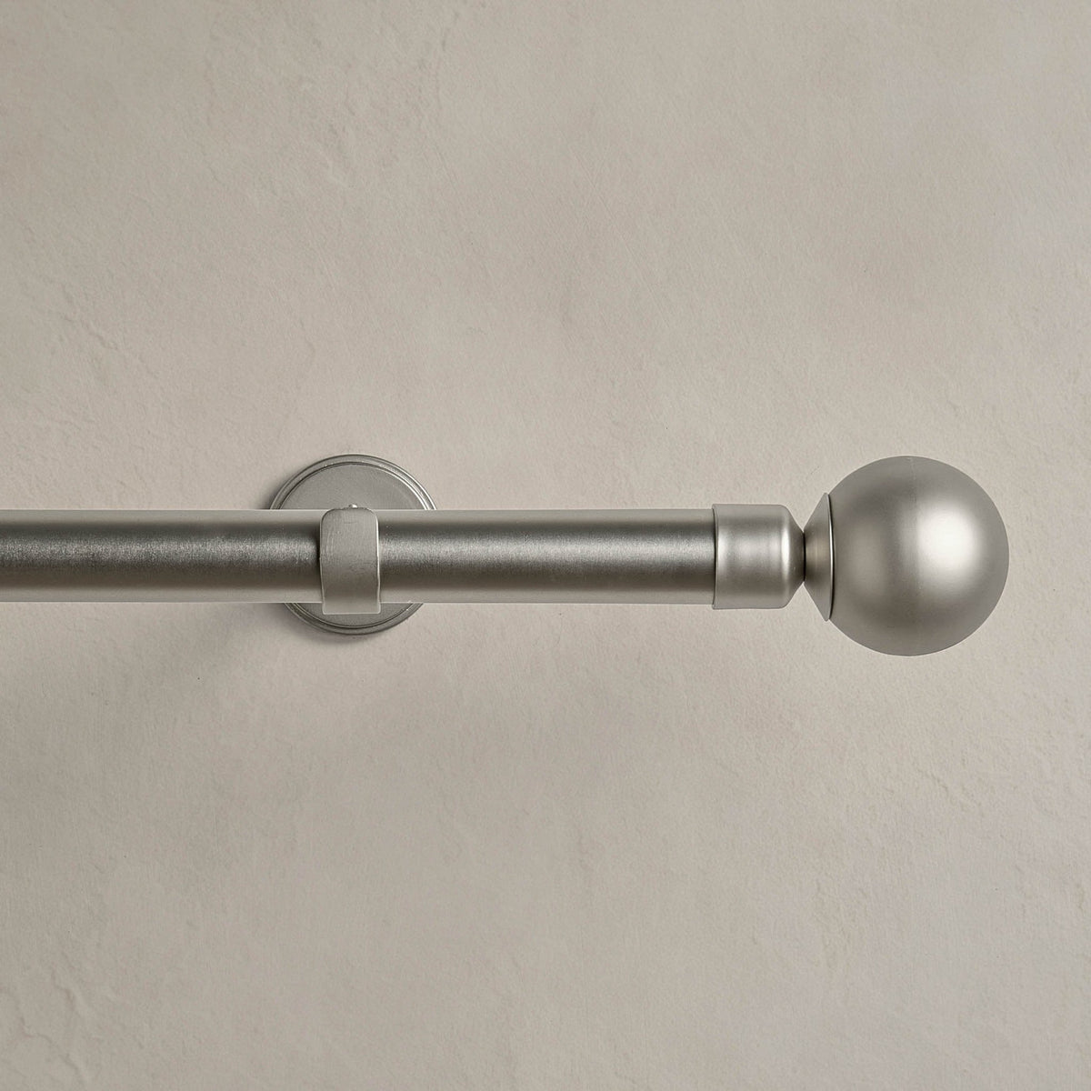 Extendable Metal Curtain Pole - Silver - DUSK