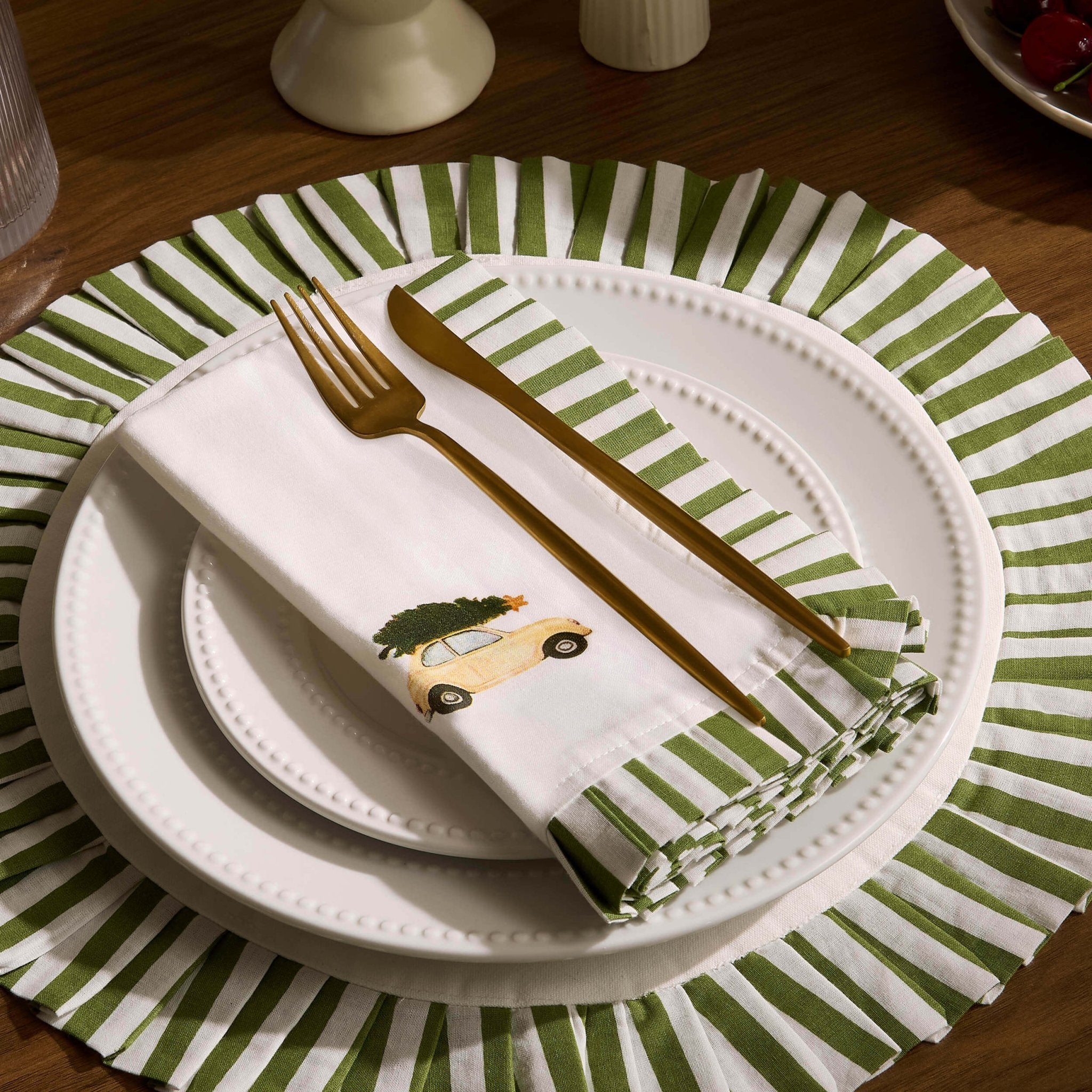 Farron Frill Edge Christmas Set of 4 Napkins - Green - DUSK
