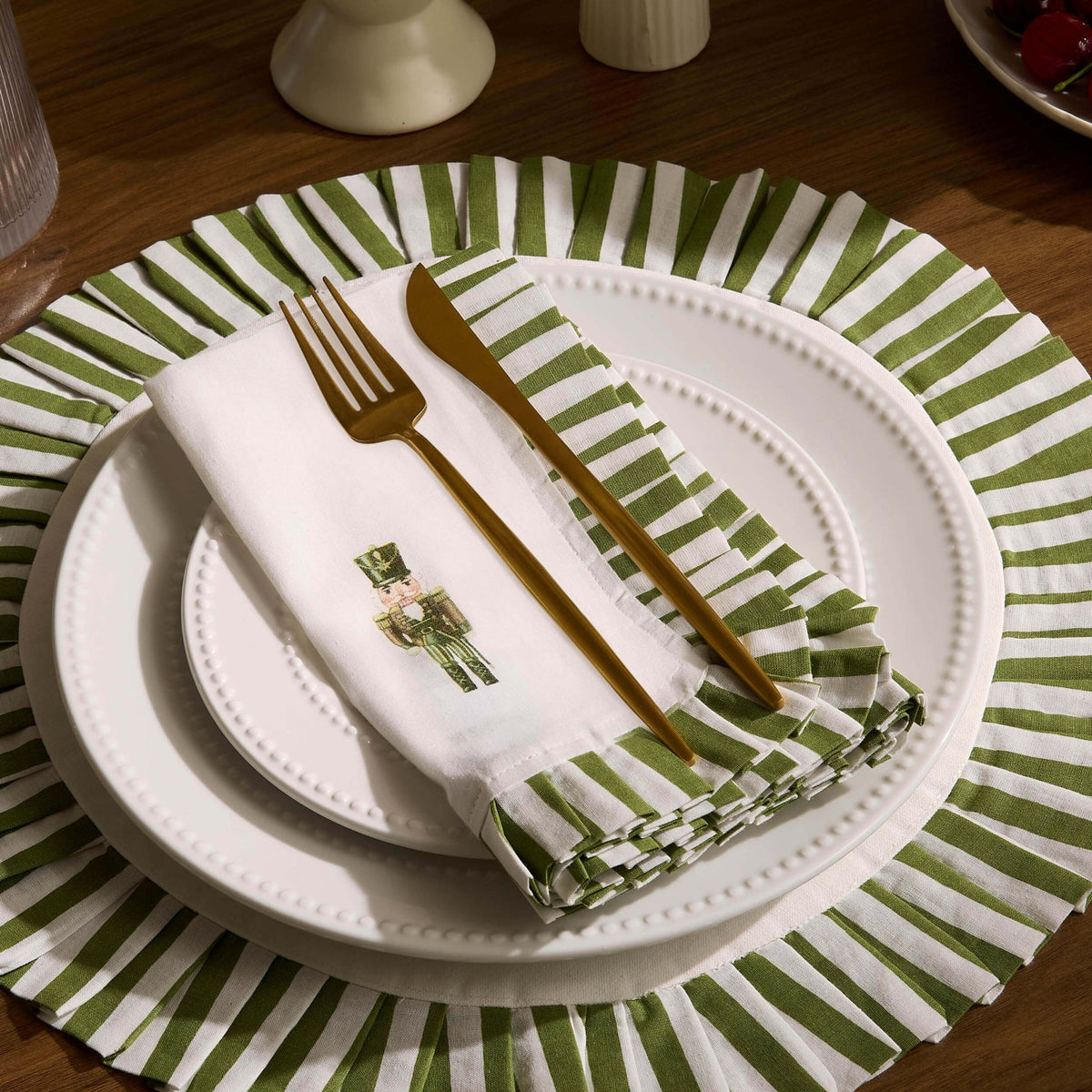 Farron Frill Edge Christmas Set of 4 Napkins - Green - DUSK
