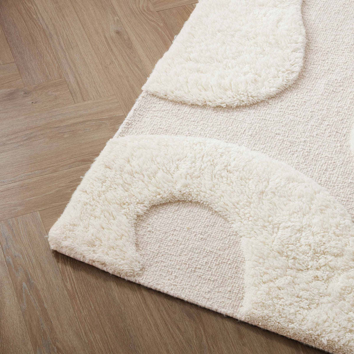 Gillain Hand Woven Tuft Wool Swirl Rug - Off White - DUSK