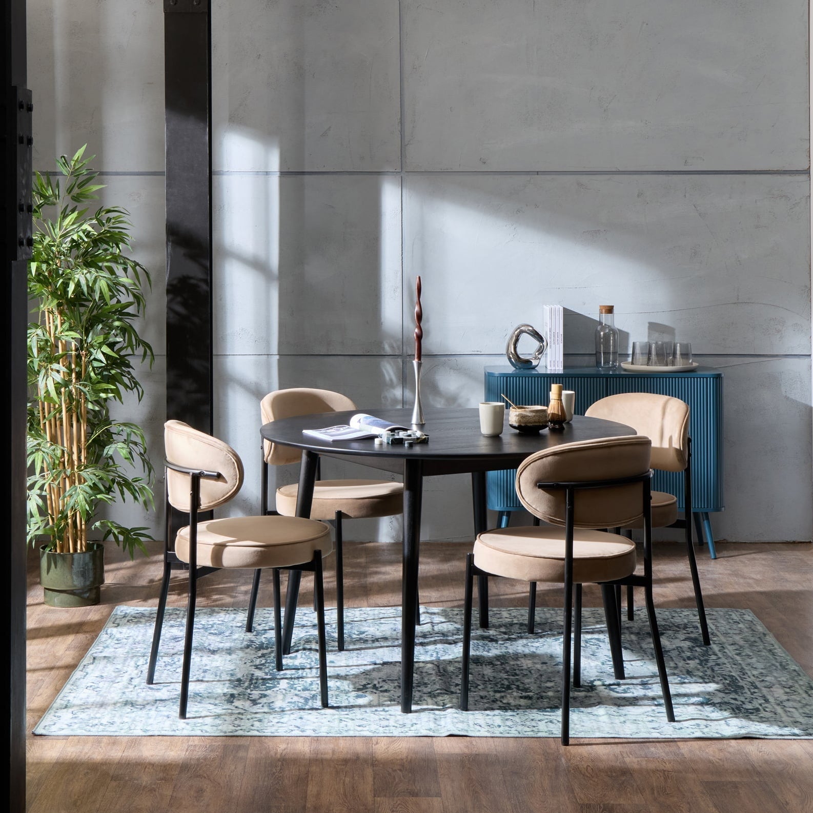 Heidi Solid Oak 4-6 Seater Round Dining Table - Black - DUSK