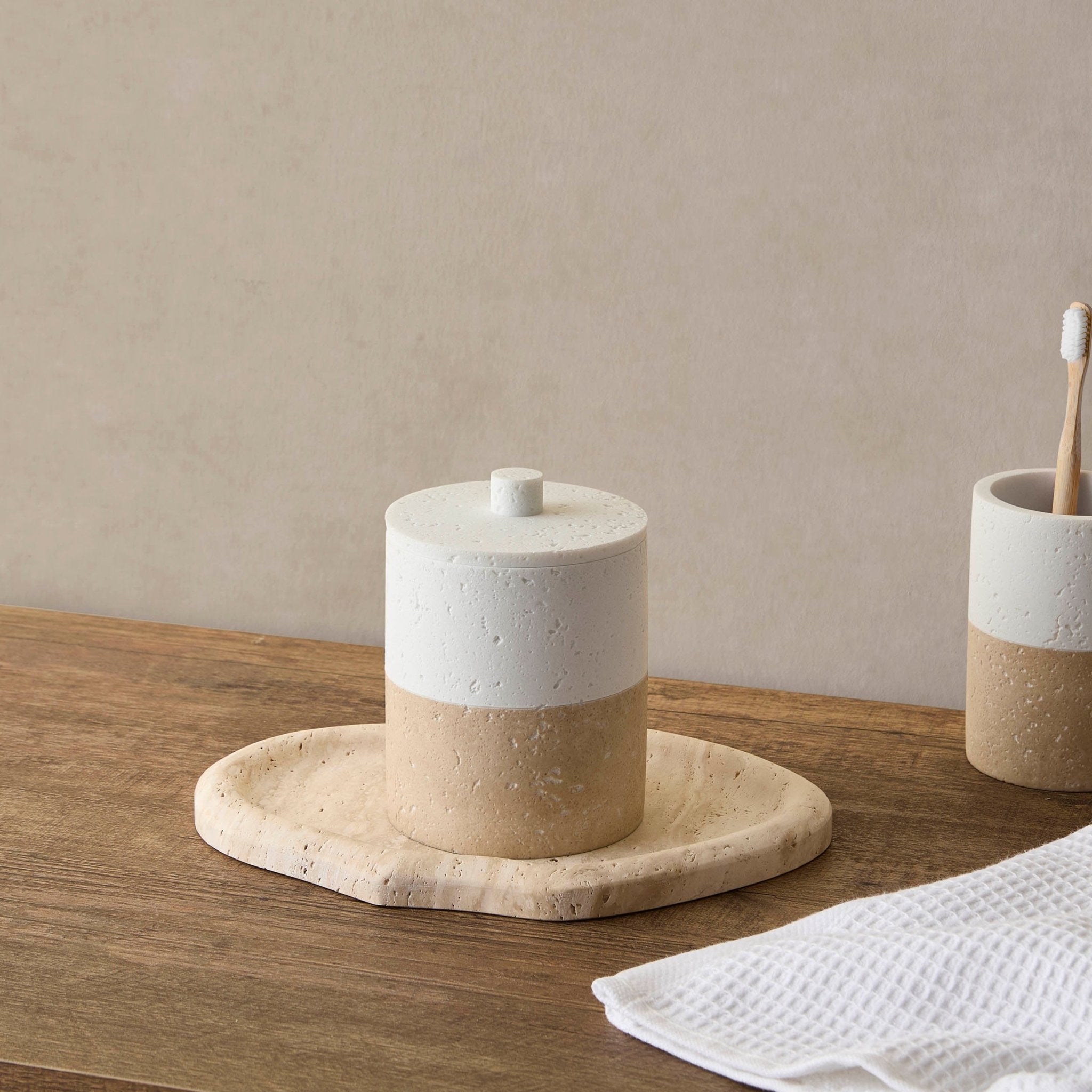 Juliet Stone Effect Resin Storage Pot - Natural/White - DUSK