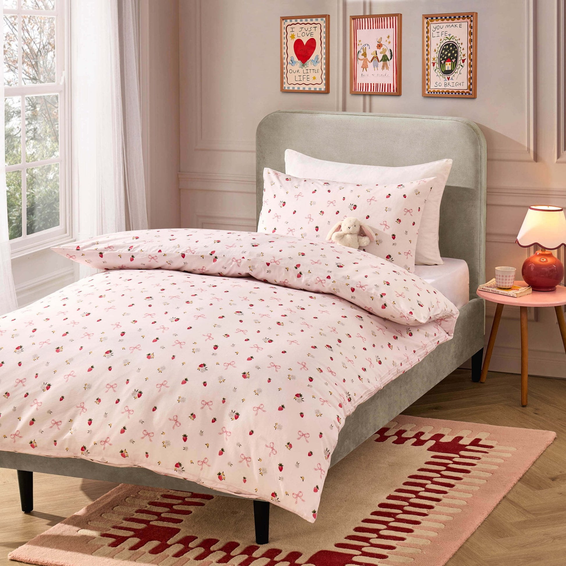 Layla 100% Cotton Strawberry Duvet Cover & Pillowcase set - Pink - DUSK