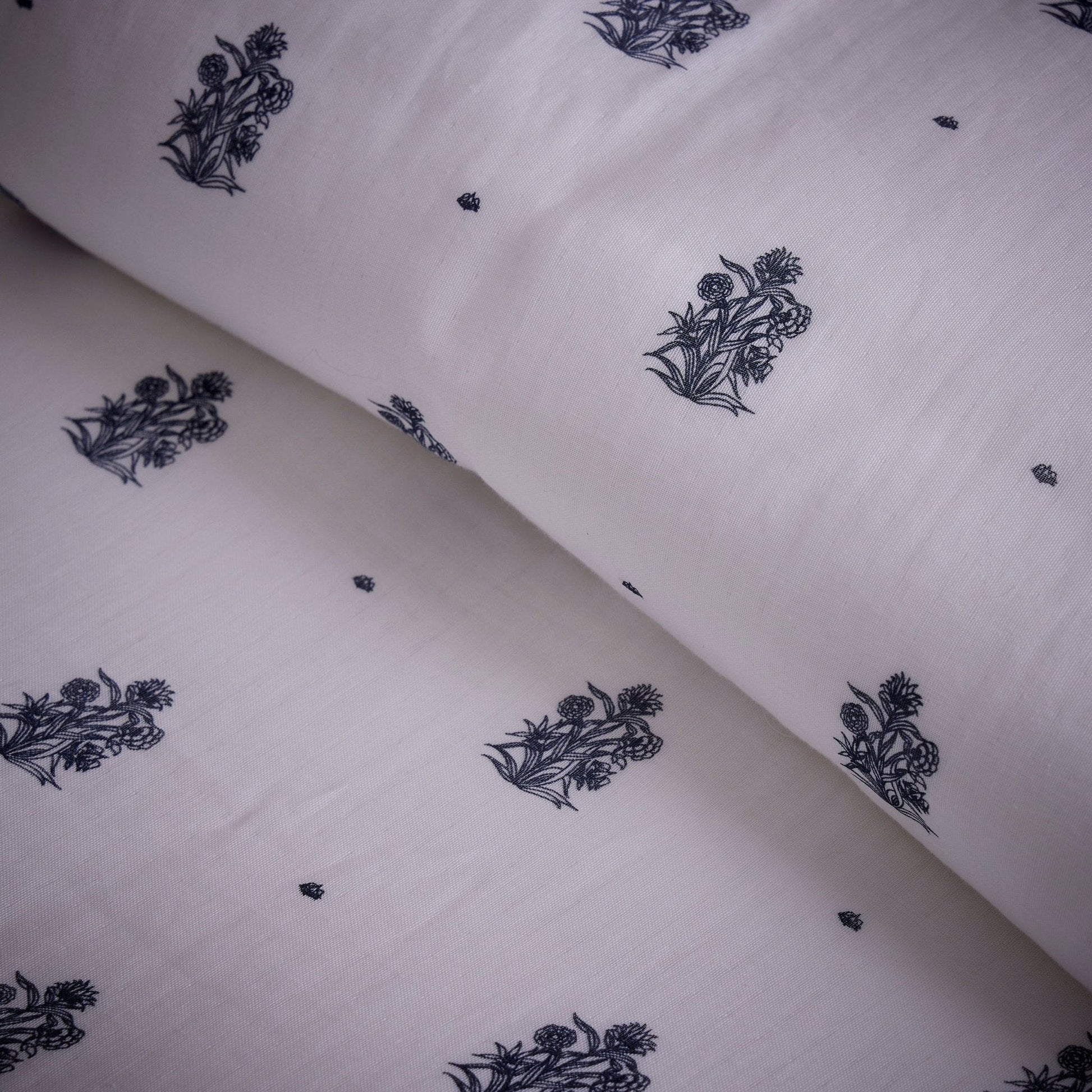 Lille Printed Muslin Duvet Cover & Pillowcase Set - Off White - DUSK