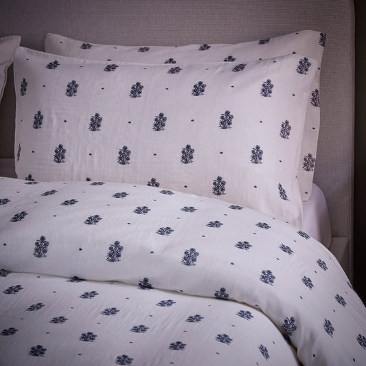 Lille Printed Muslin Duvet Cover & Pillowcase Set - Off White - DUSK