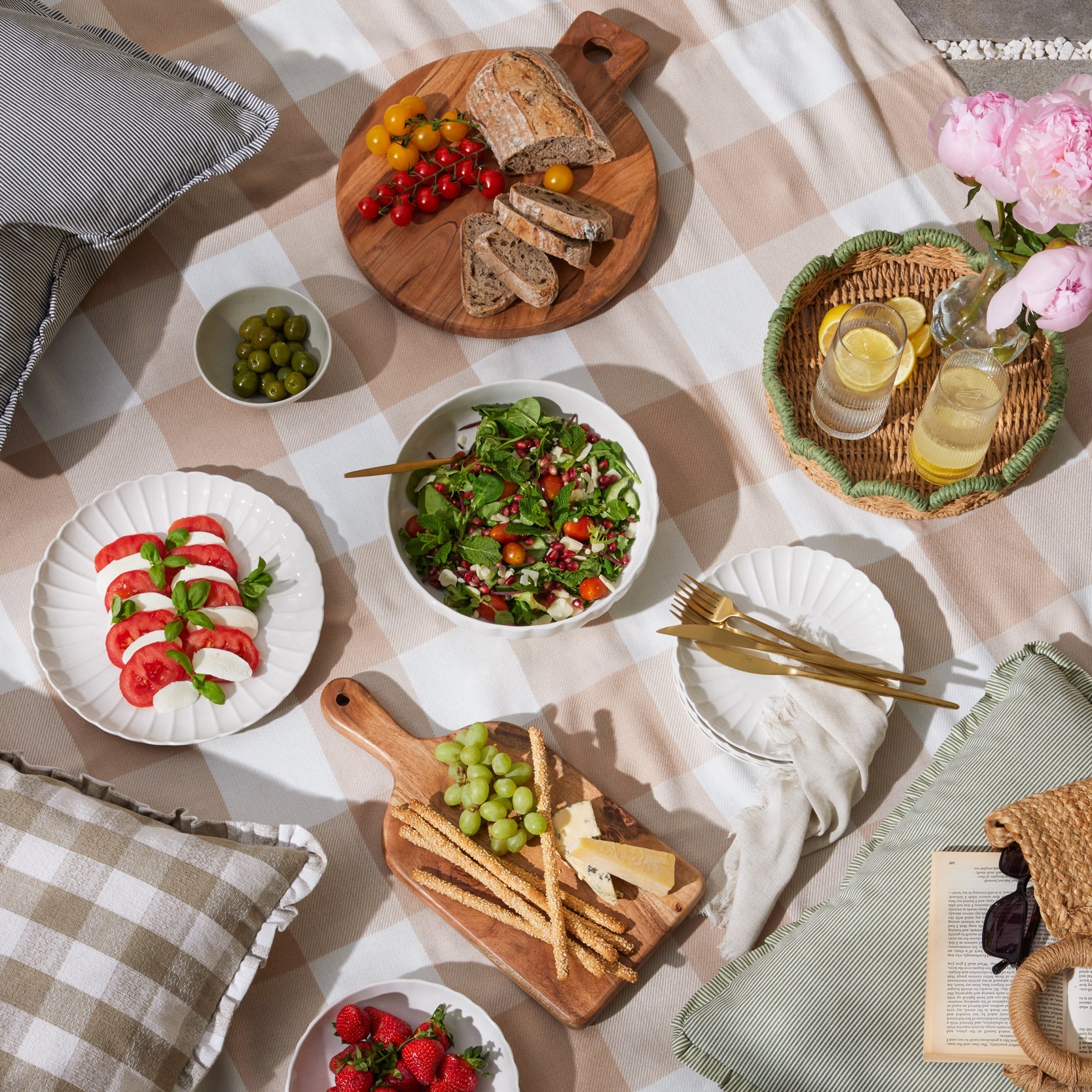 Mira Scalloped Serving Bowl - Off White - DUSK