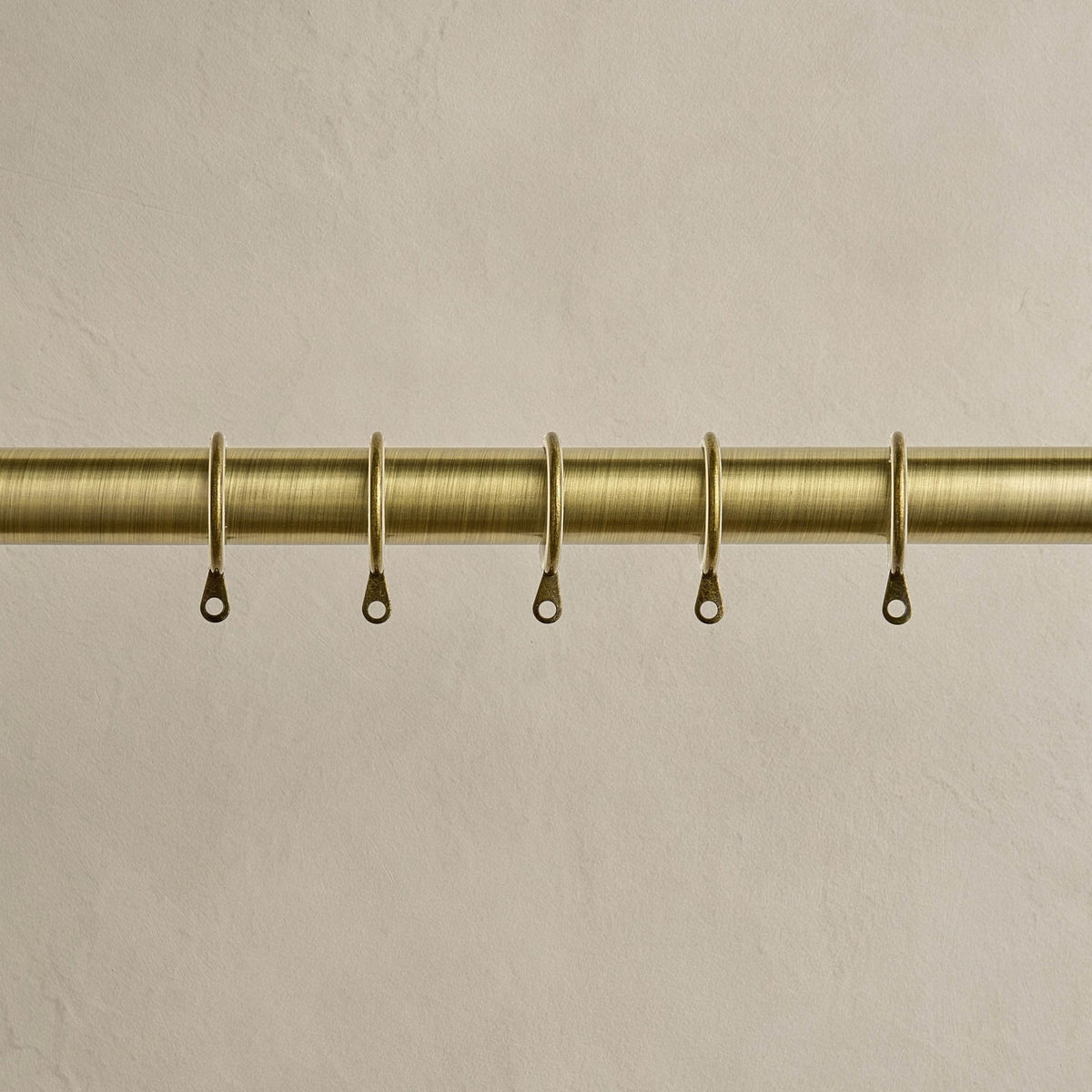 Pack of 8 Metal Curtains Rings - Brass - DUSK