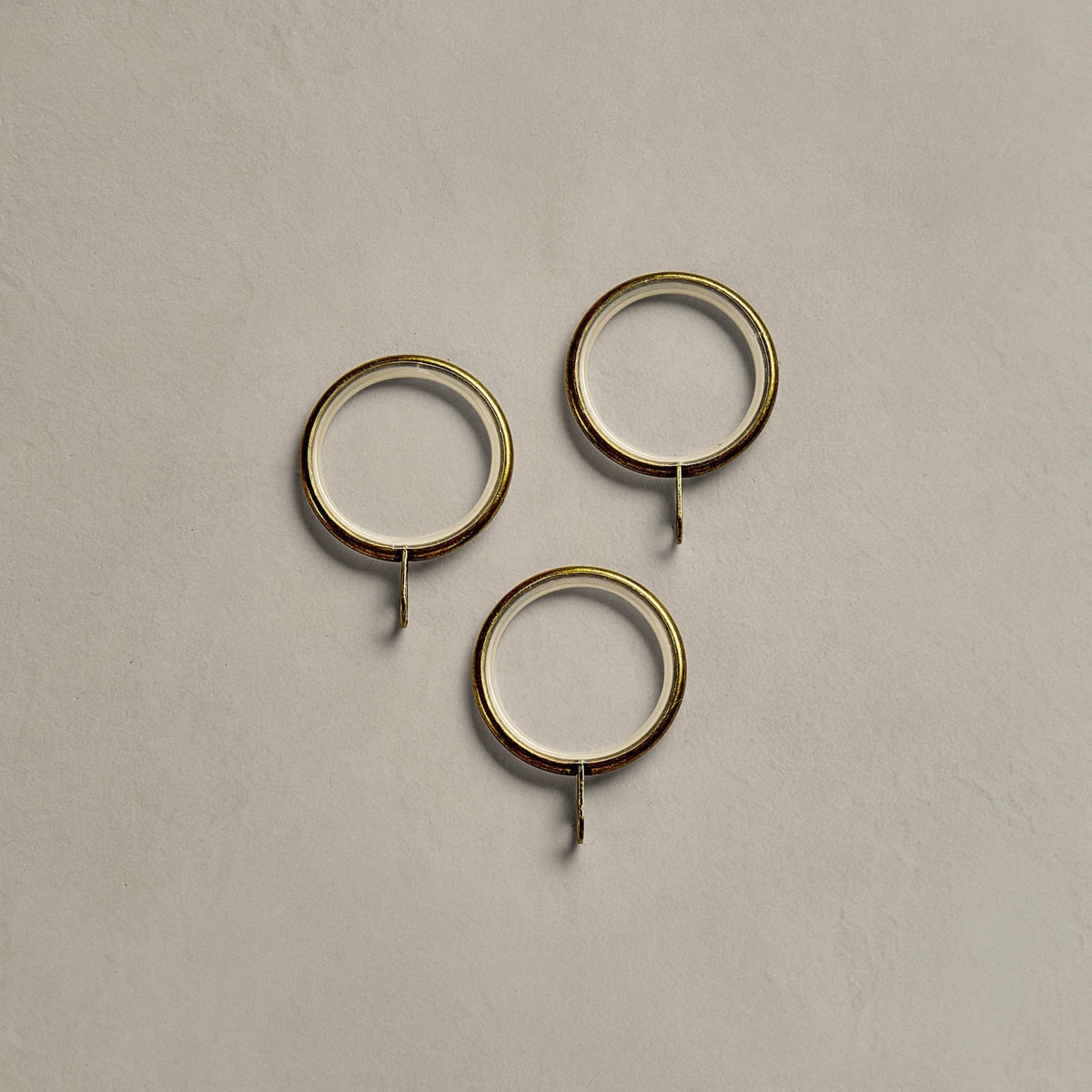 Pack of 8 Metal Curtains Rings - Brass - DUSK
