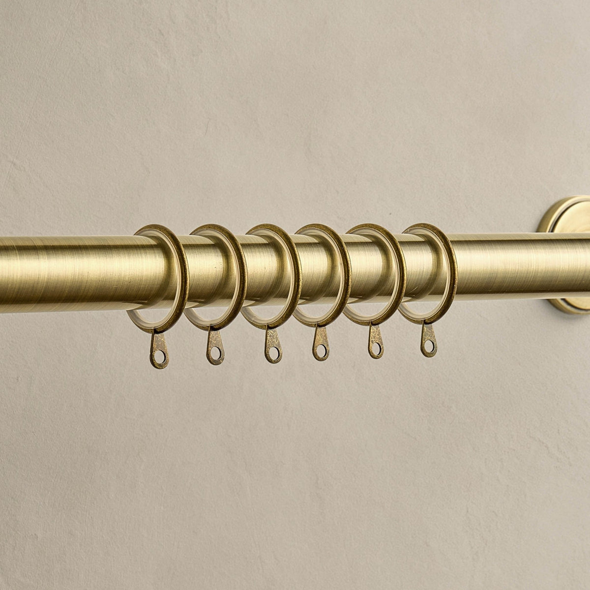 Pack of 8 Metal Curtains Rings - Brass - DUSK