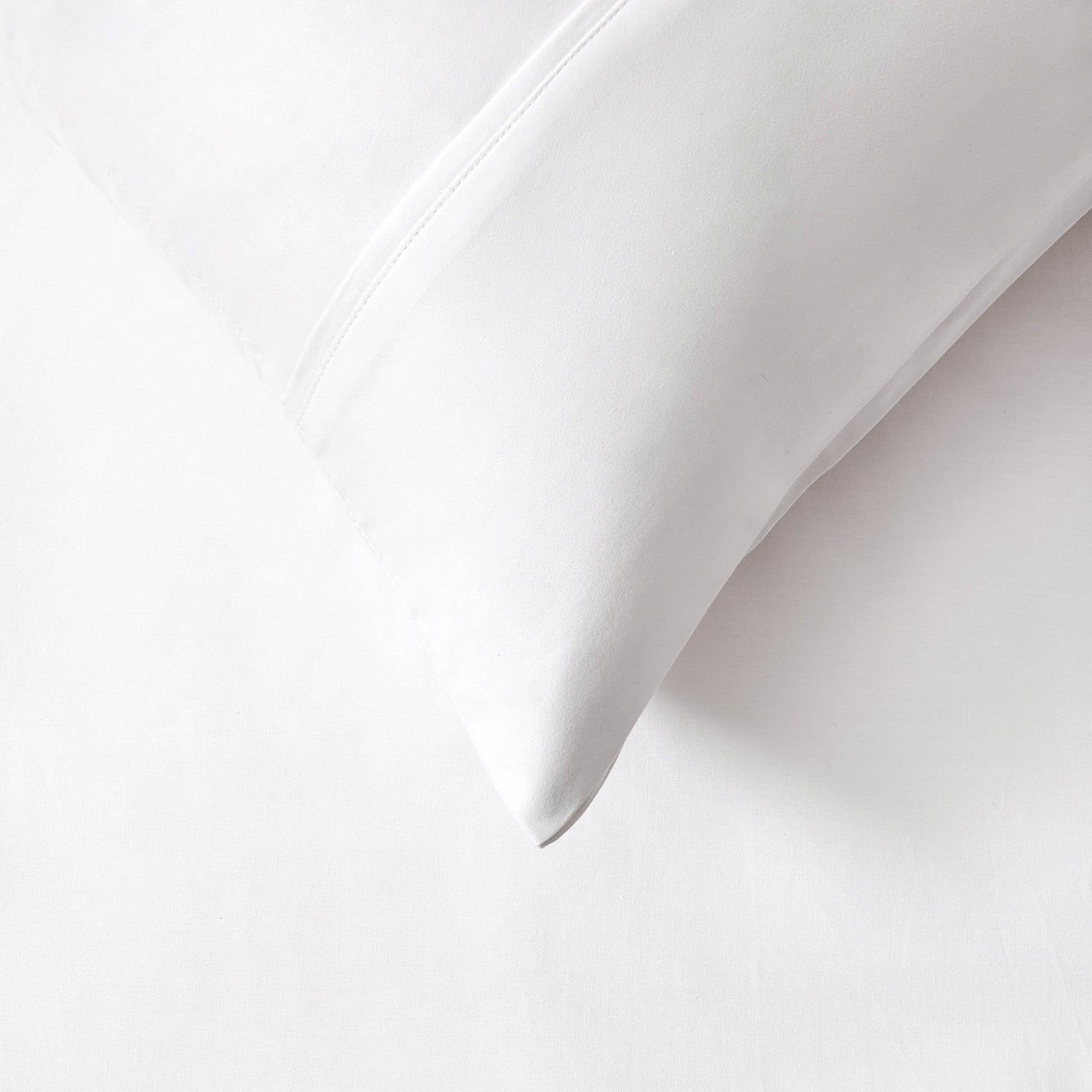 Pair of 100% Egyptian Cotton 600 Thread Count Classic Pillowcases - White - DUSK