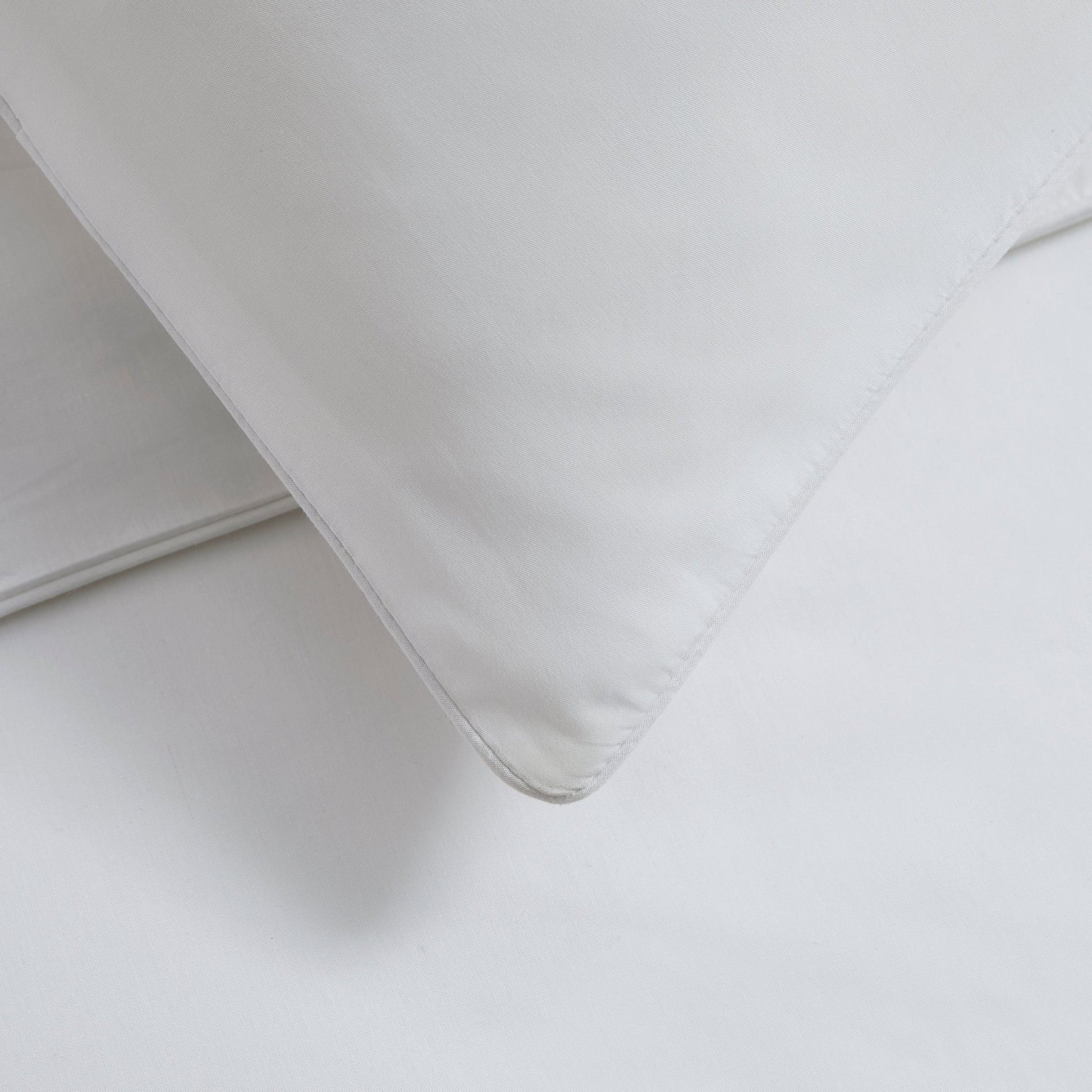 Pair of Cambridge Pillowcases - 200 Thread Count - Cotton - White - DUSK