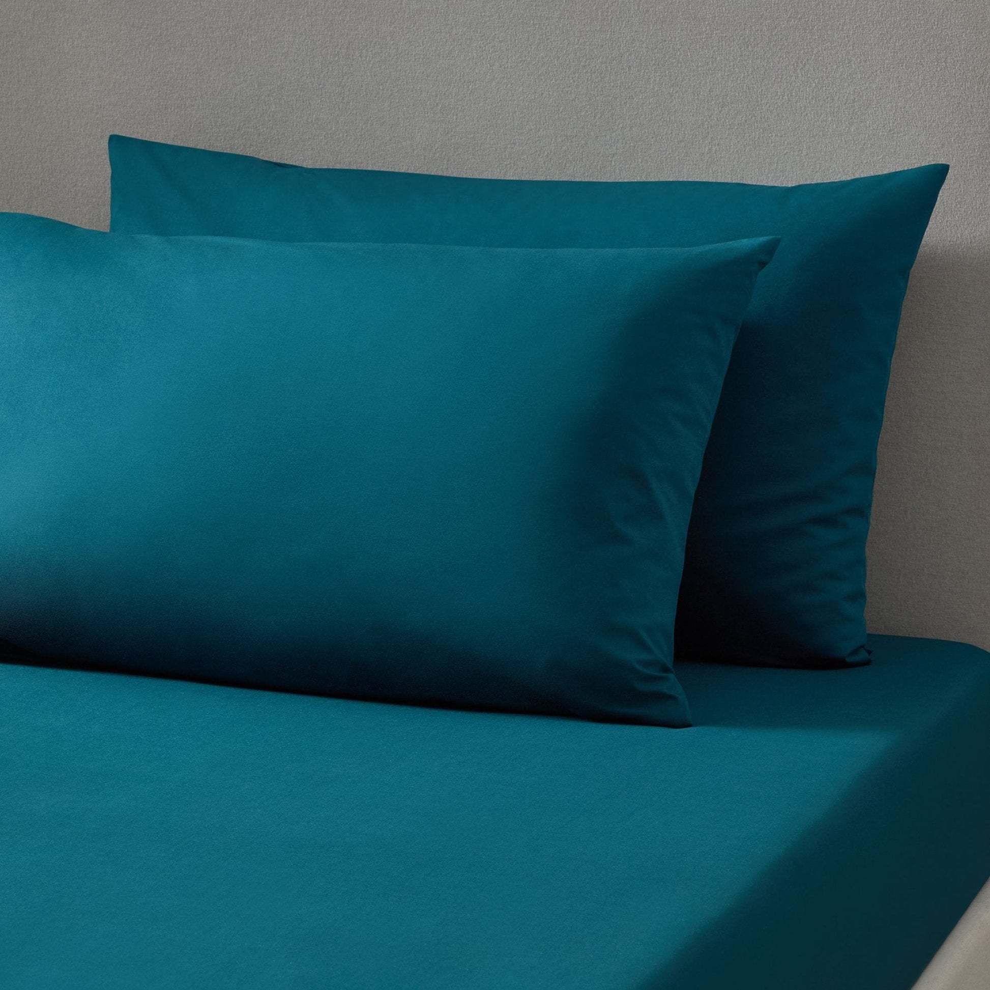 Pair of Plain - Dye Classic Pillowcases - 200 Thread Count - Kingfisher - DUSK