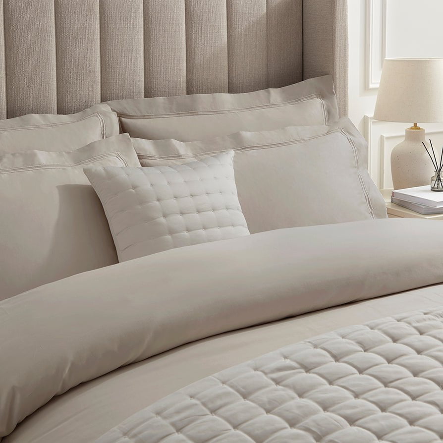 Pair of Regent Embroidered Oxford Pillowcases 400 Thread Count Satee