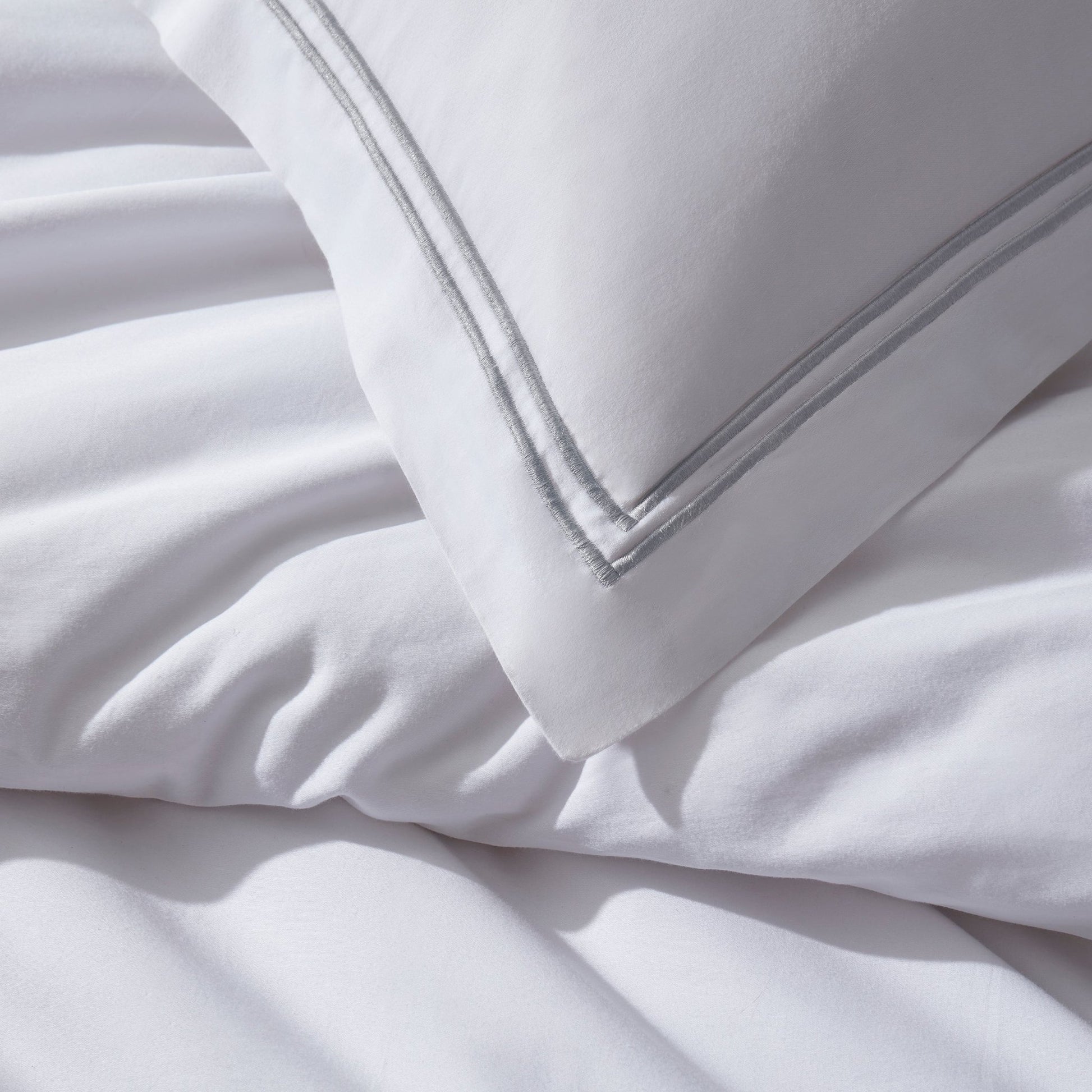 Pair of Regent Embroidered Oxford Pillowcases - 400 Thread Count Sateen - Grey - DUSK