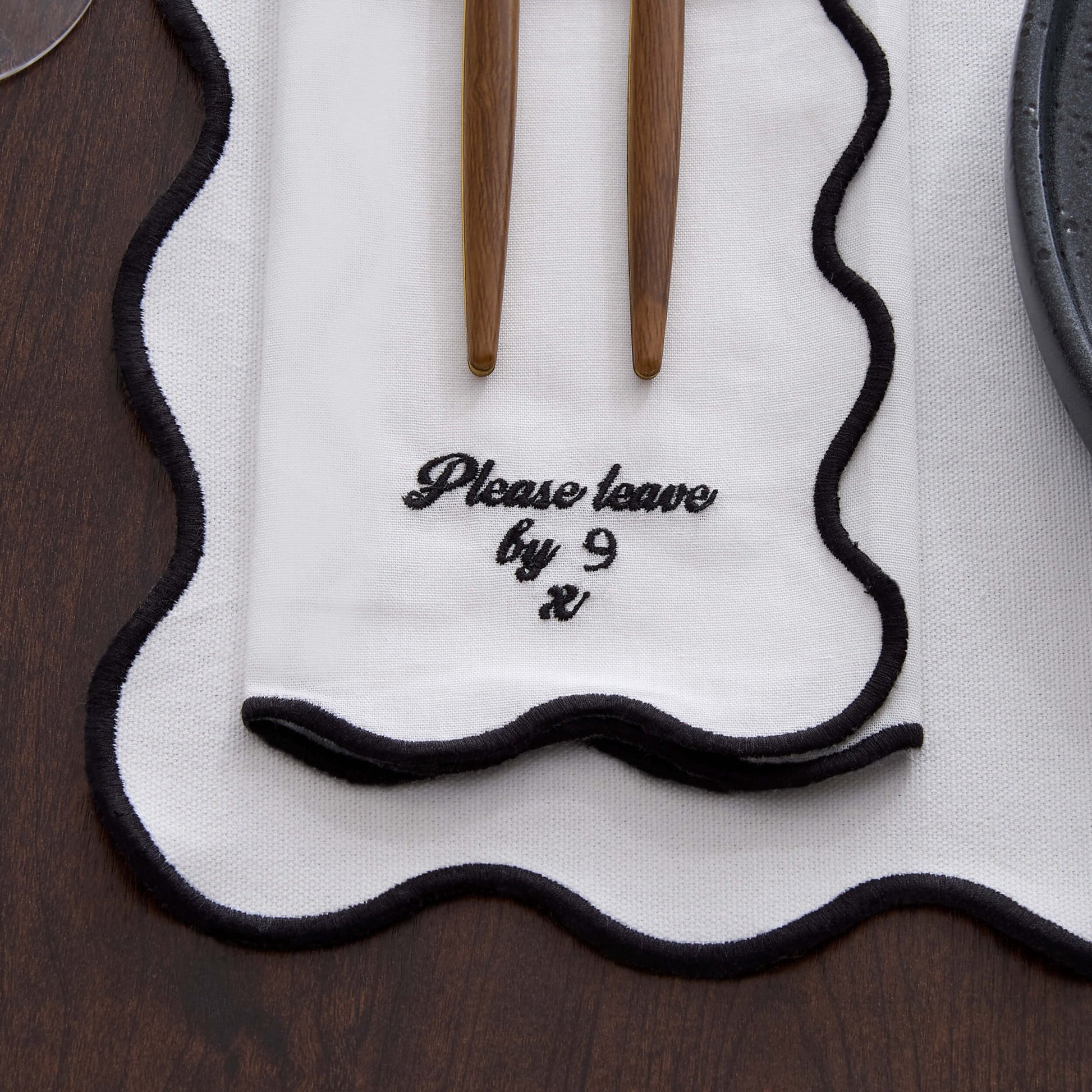 Please leave by 9 Scallop Edge Set of 4 Napkins - Off White/Black - DUSK