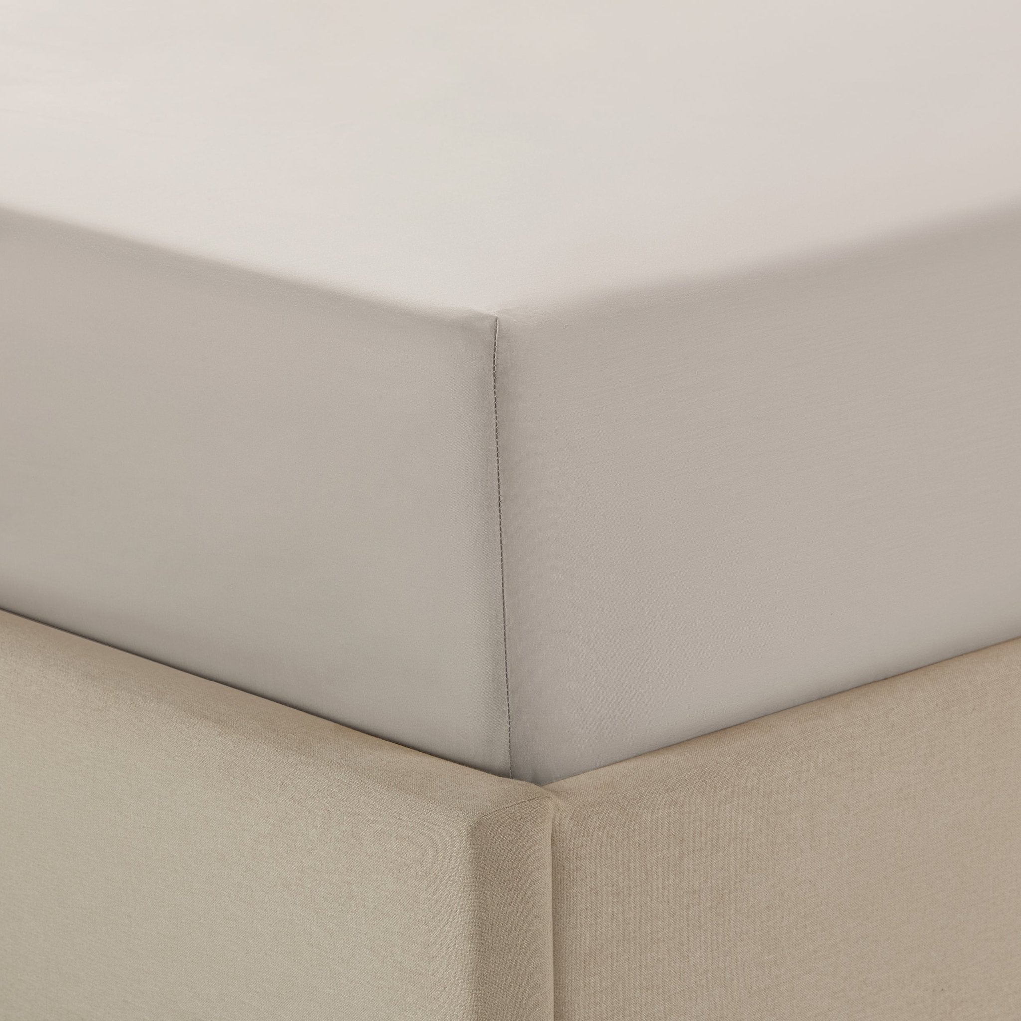 Regent 400 Thread Count Fitted Sheet - Champagne - DUSK