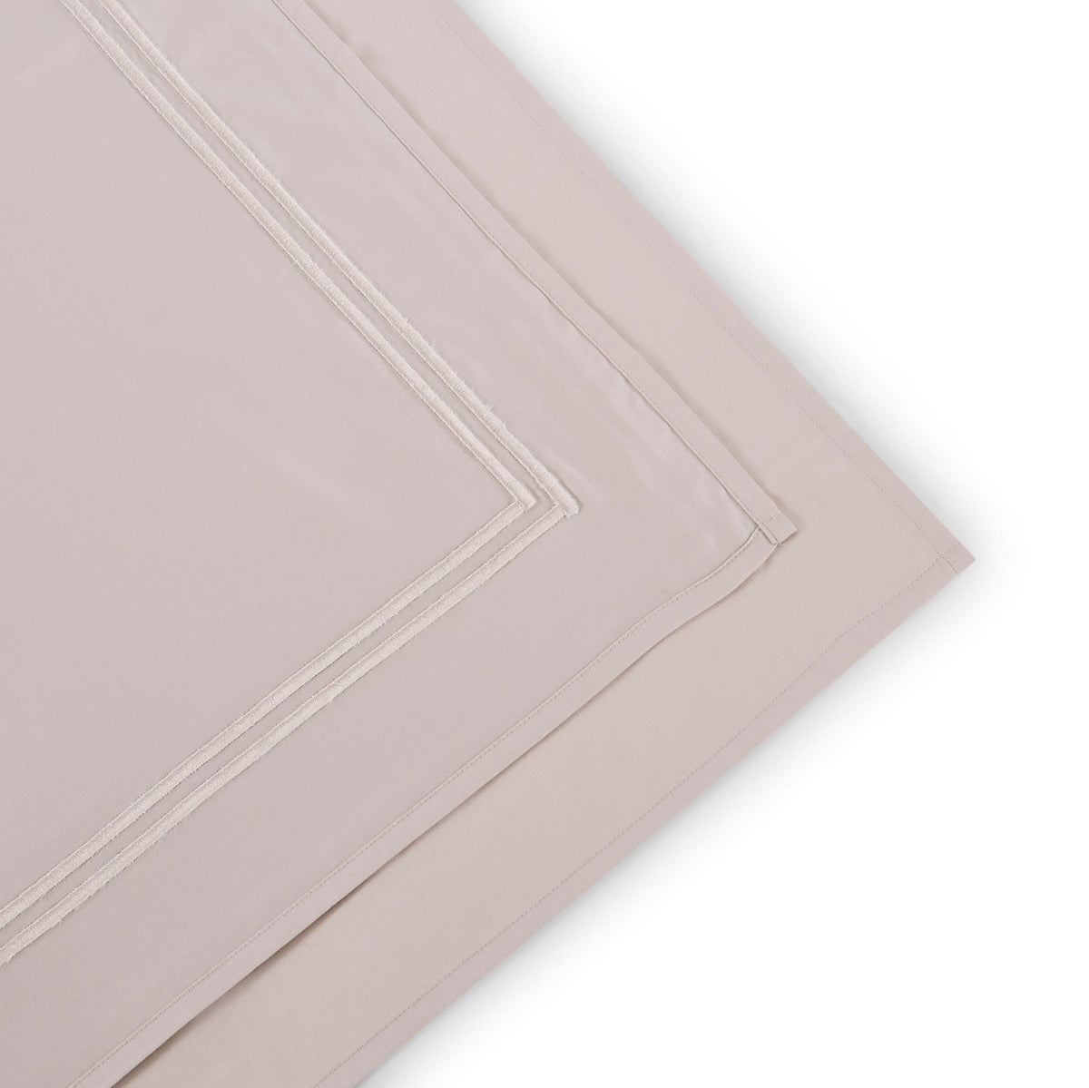 Regent 400 Thread Count Rectangle Table Cloth - Champagne - DUSK