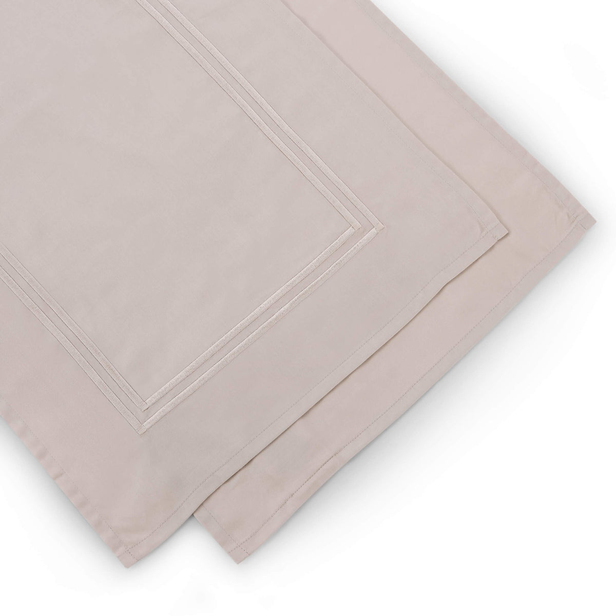 Regent 400 Thread Count Table Runner - Champagne - DUSK