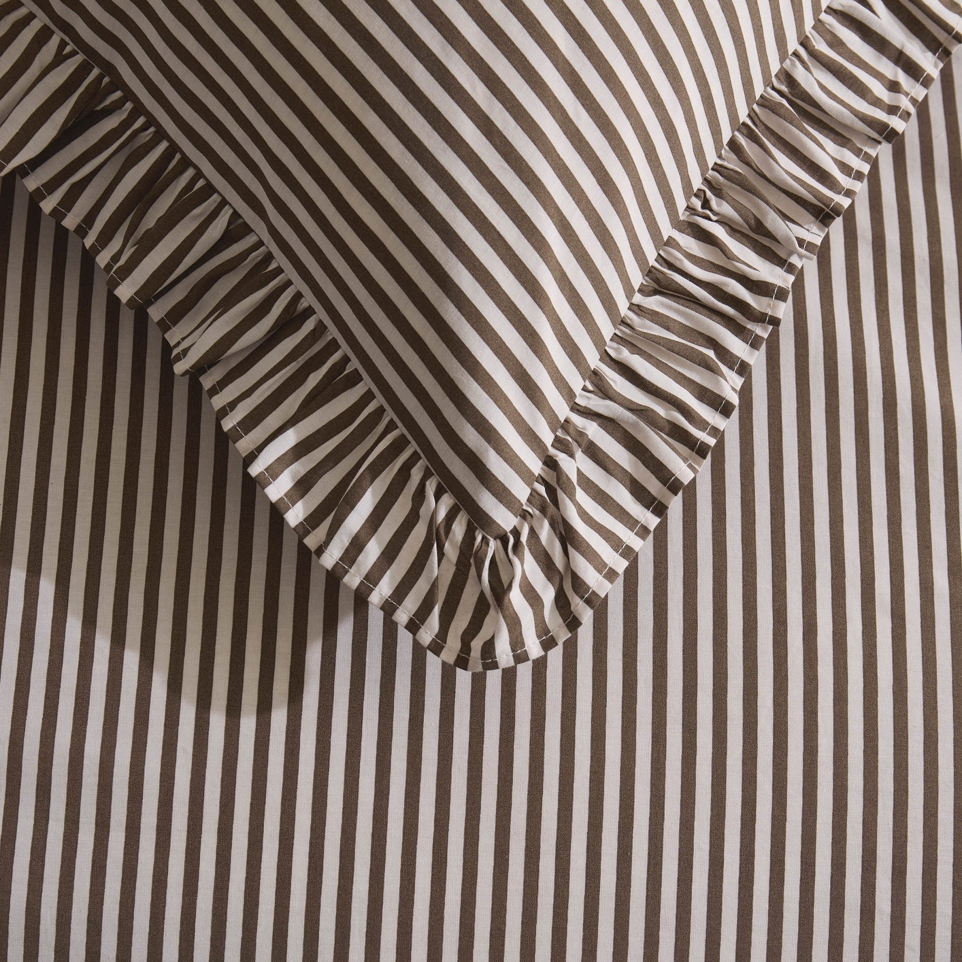 Remy 200 Thread Count Shirting Stripe Print Ruffle Edge Duvet Cover Set - Mocha - DUSK